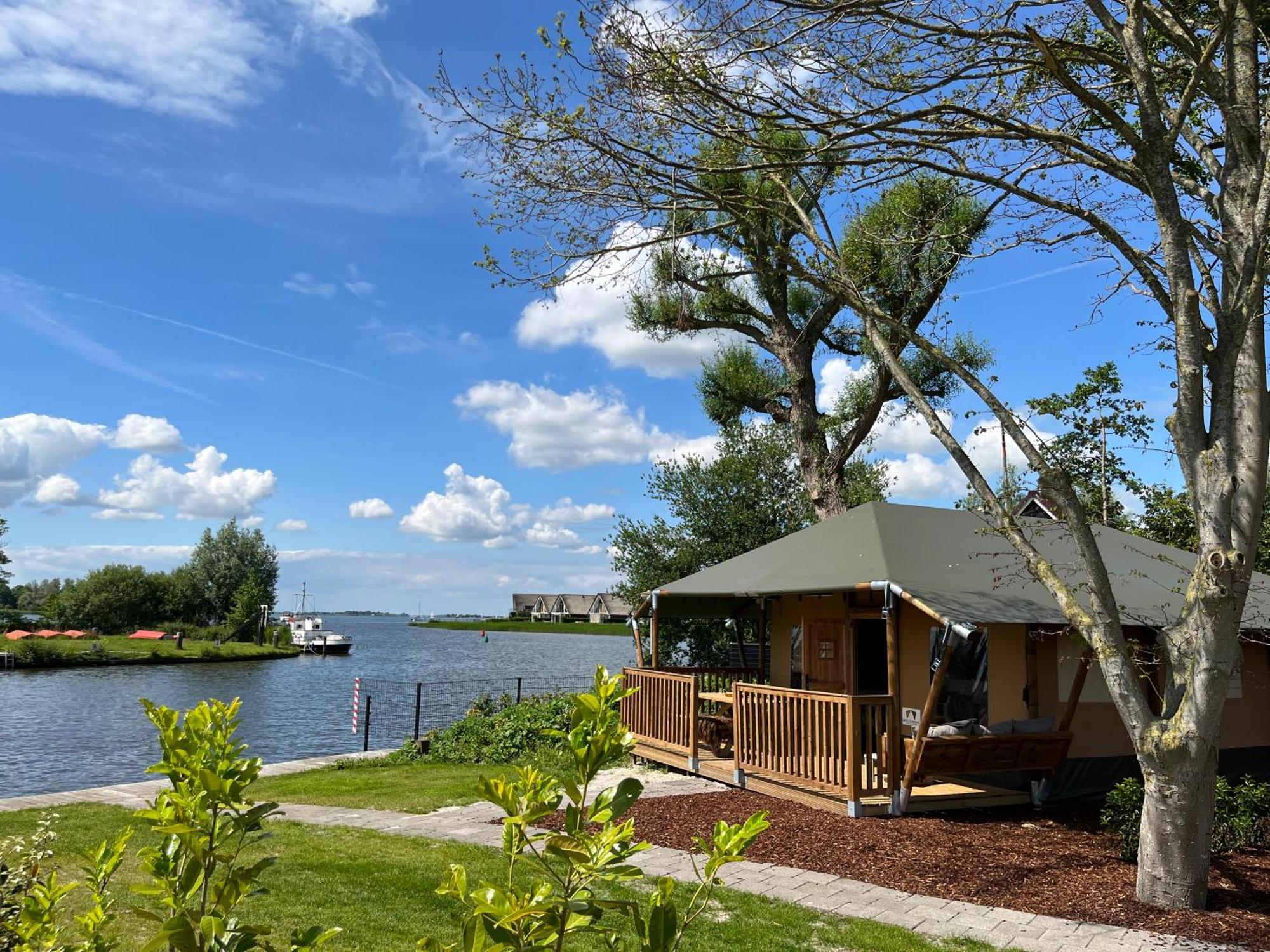 Waterherberg It Beaken Heeg Exterior photo